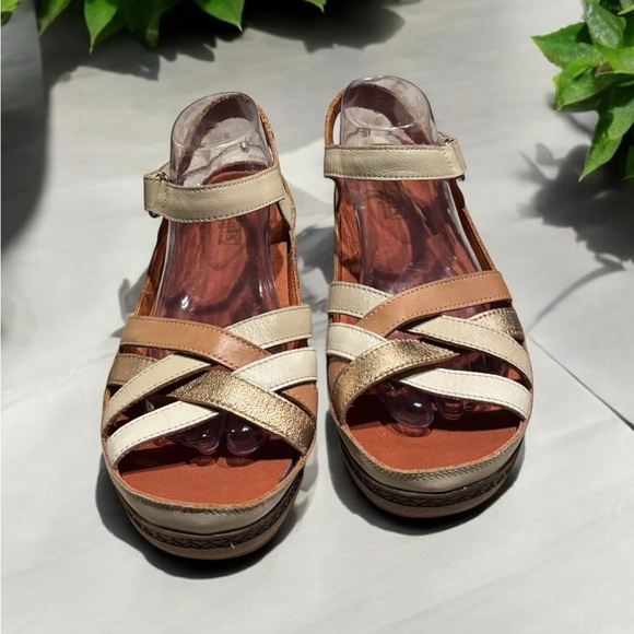 Pikolinos Granada Multi Color Woven Leather Strap Sandal. Like new. - Picture 7 of 15